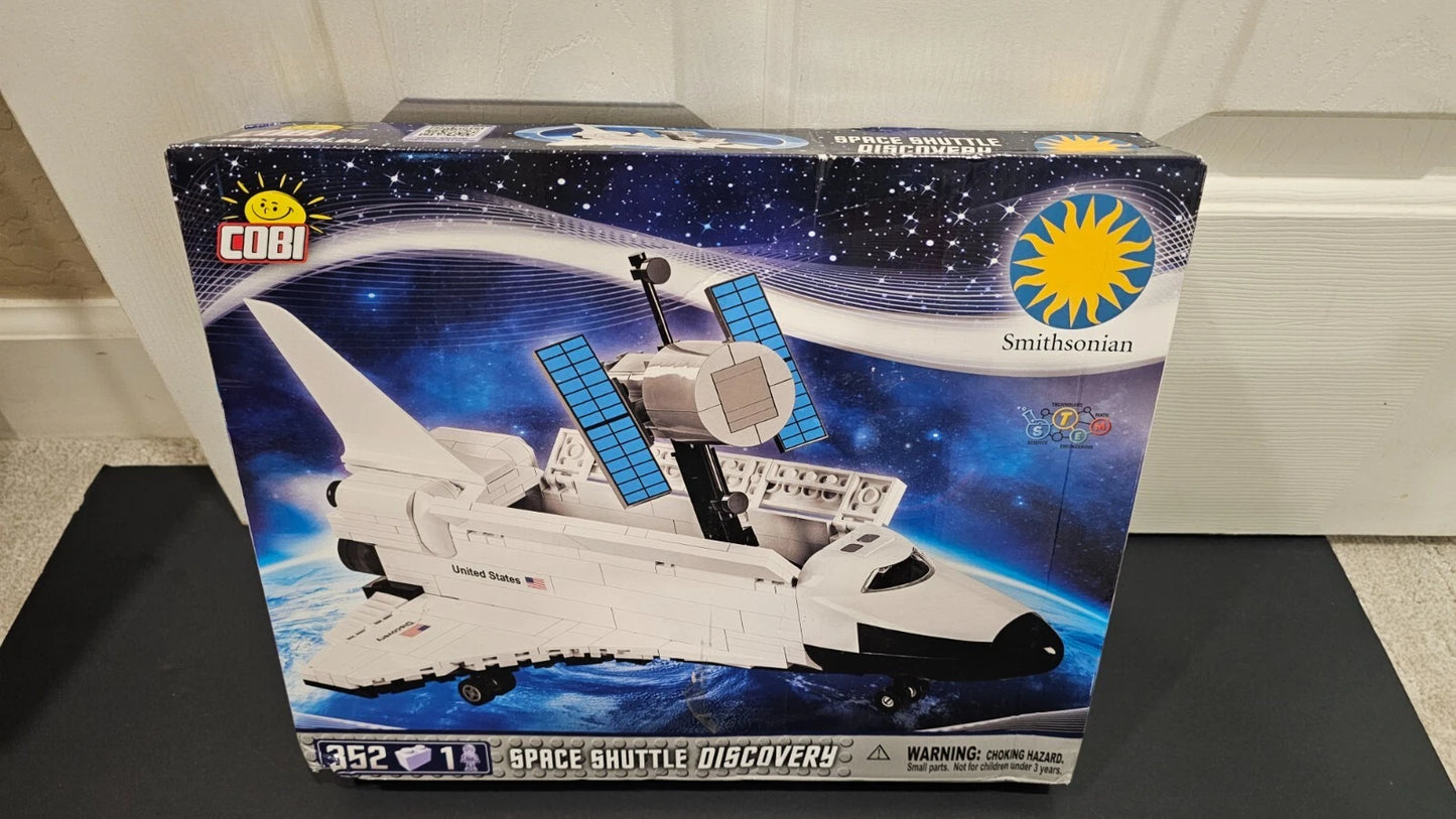 COBI Space Shuttle Discovery 21076 310pcs Smithsonian Building Set